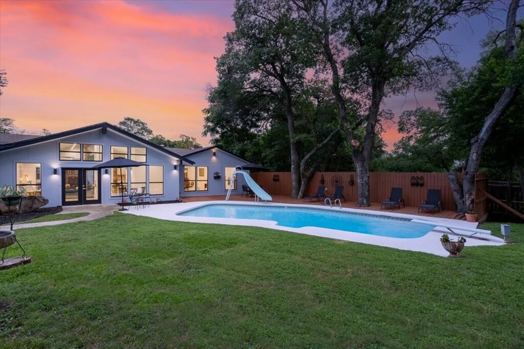 Property Photo: 1729 Boca Chica Drive TX 75232
