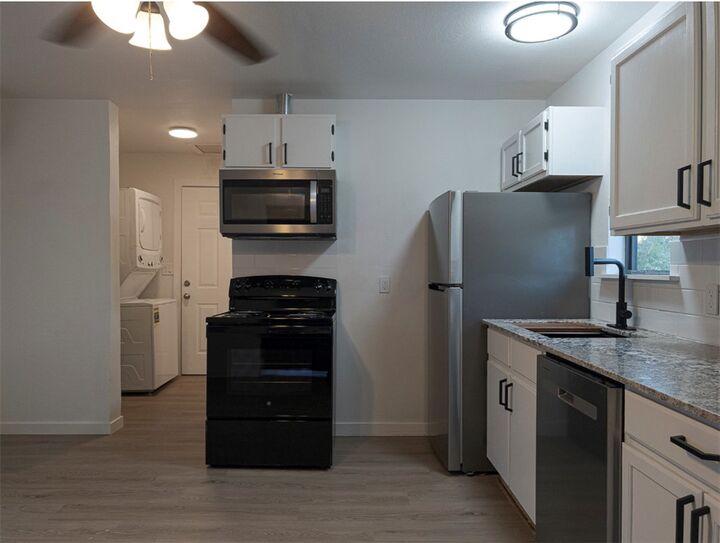 Property Photo: 737 12th Street C AR 72756