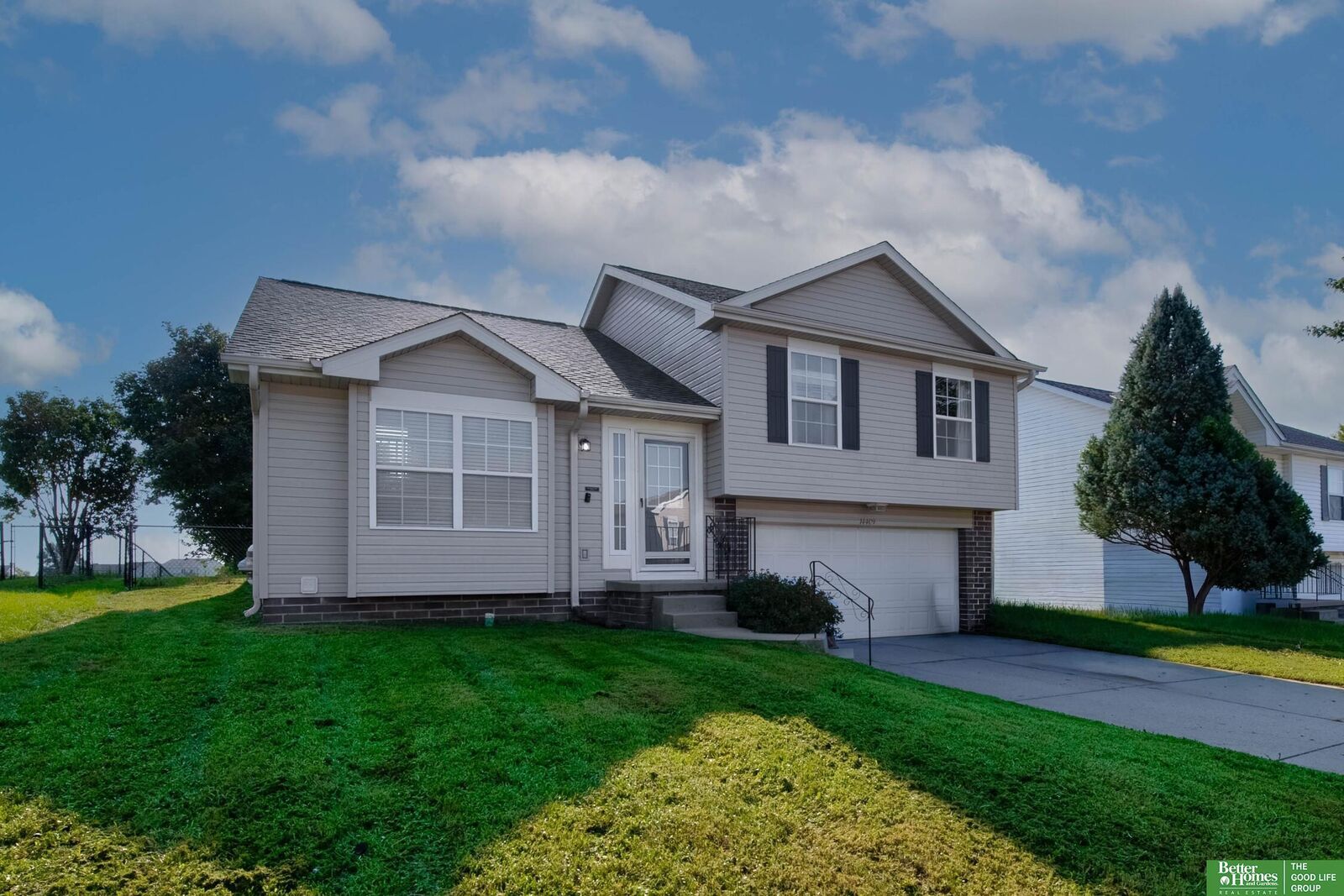 Property Photo: 14409 S 27th Street NE 68123