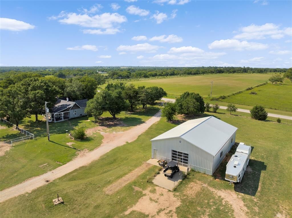Property Photo: 14750 Box Road OK 73051