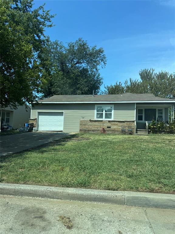 Property Photo: 13 E 44th N Street OK 74105