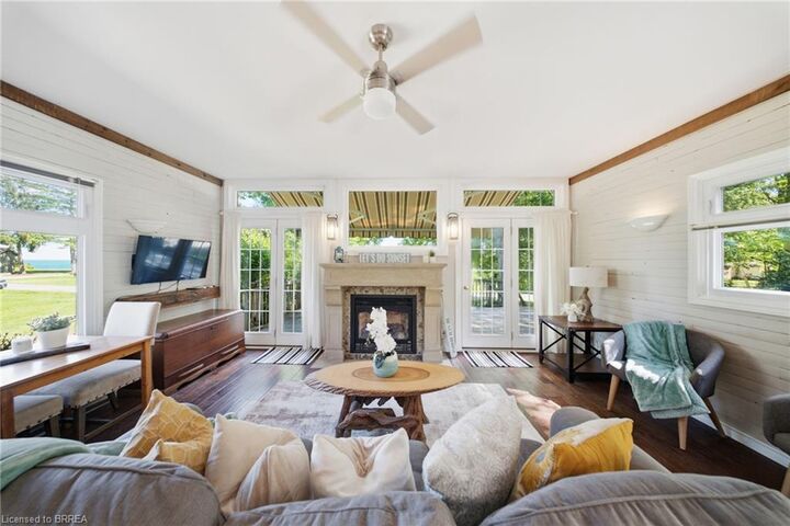 Property Photo:  523 Avalon Lane  ON N3Y 4K2 