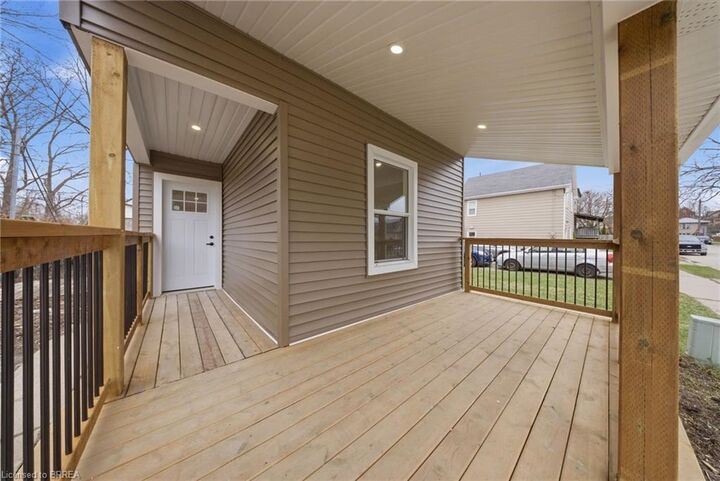 Property Photo:  17 Able Avenue  ON N3S 2Y4 