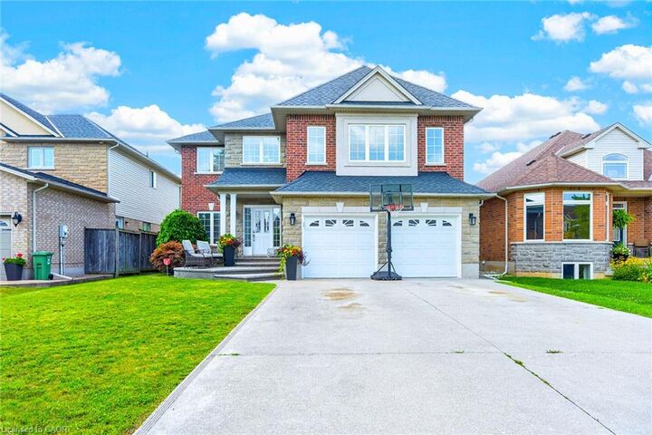 Property Photo: 27 Garth Trails Crescent ON L9B 2X1