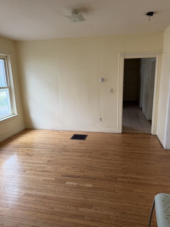 Property Photo:  66 Florence St 1  MA 01610 