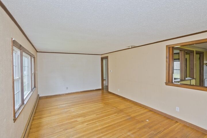 Property Photo: 67 Warwick Rd MA 01020