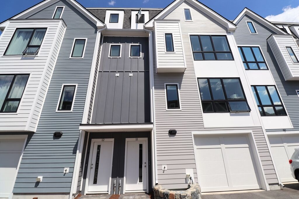 Property Photo:  118 Eaton St. 11  MA 01867 