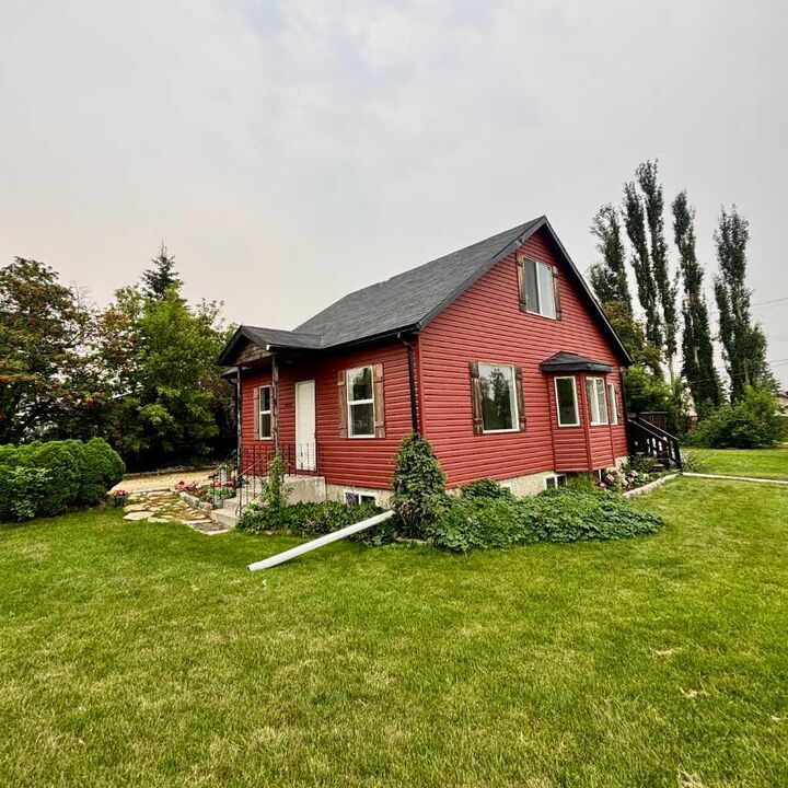 Property Photo: 4637 50 Avenue AB T0C 0J0