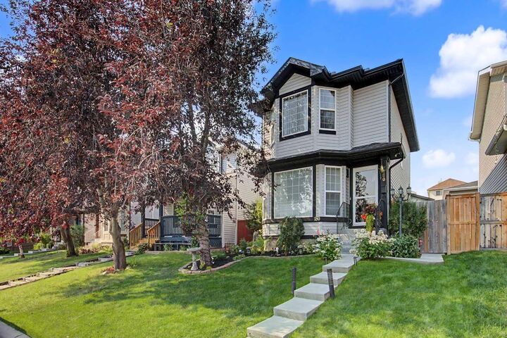 180 Country Hills Heights NW — photo 1