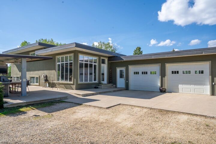 Property Photo: 44137 Range Road 201 AB T0B 1J0