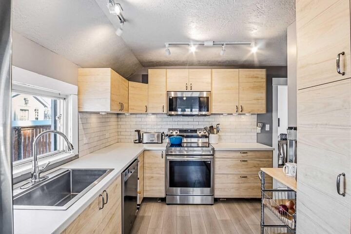Property Photo:  4915 52 Avenue  AB T0M 0X0 