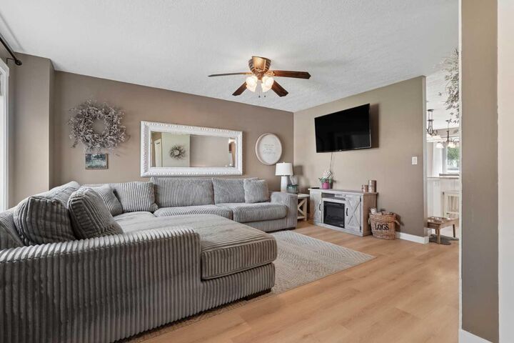 Property Photo: 47 N 1 Street E AB T0K 1J0