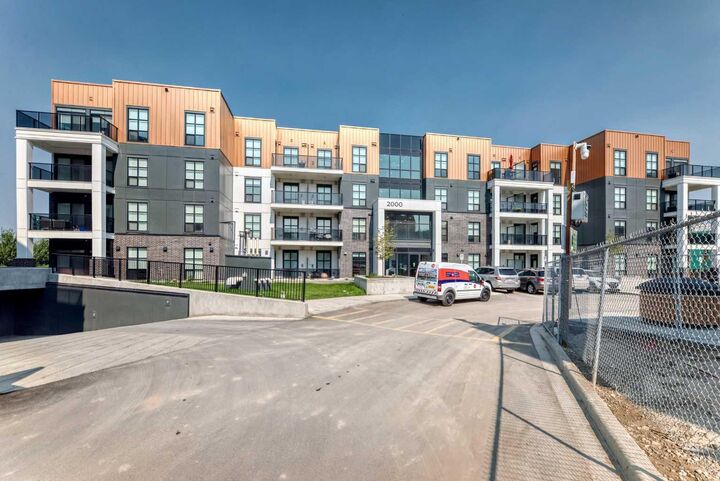 Property Photo: 4270 Norford Avenue NW 2408 AB T3B 6P8