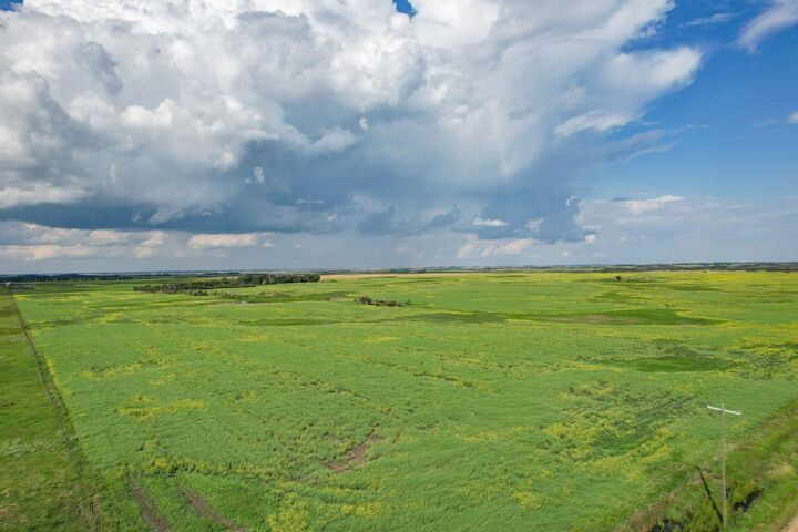 Property Photo: 43038 Range Road 181 AB T0B 1H0