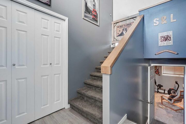 Property Photo: 609 Maple Place AB T0K 1V0