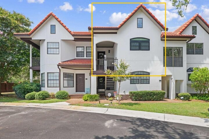 Property Photo:  122 Baybridge Dr K  FL 32561 