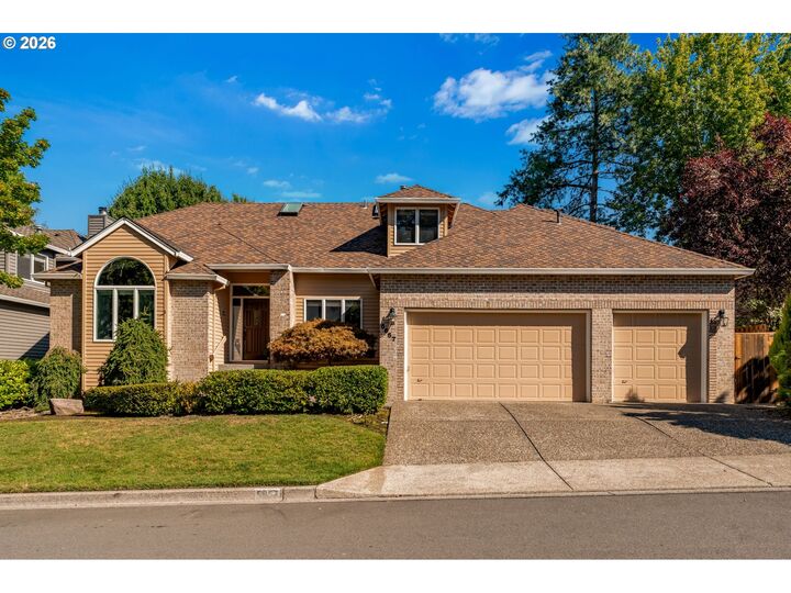 Property Photo: 5657 Grand Oaks Dr OR 97035