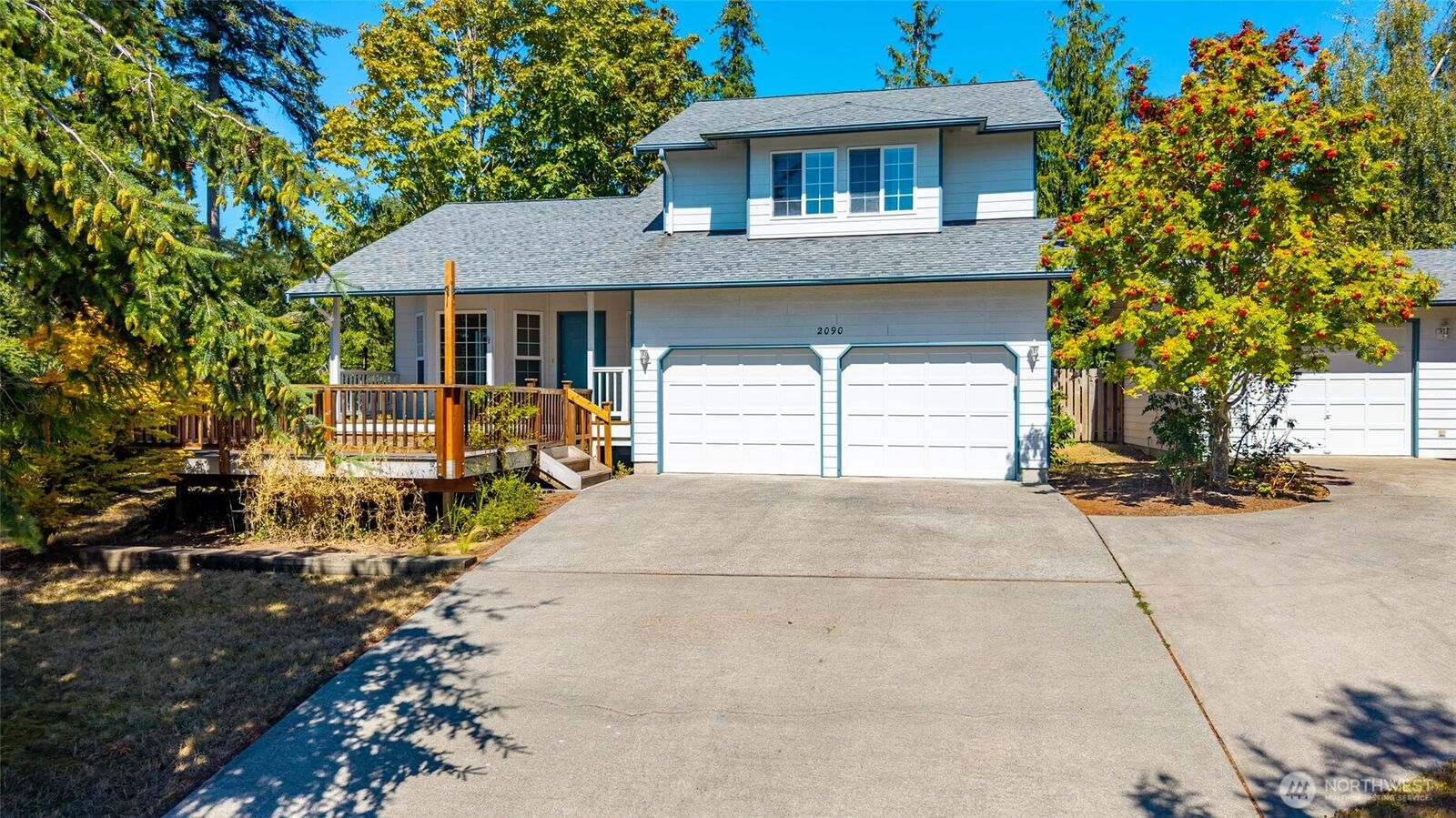 Property Photo:  2090 SW  Putnam Drive  WA 98277 