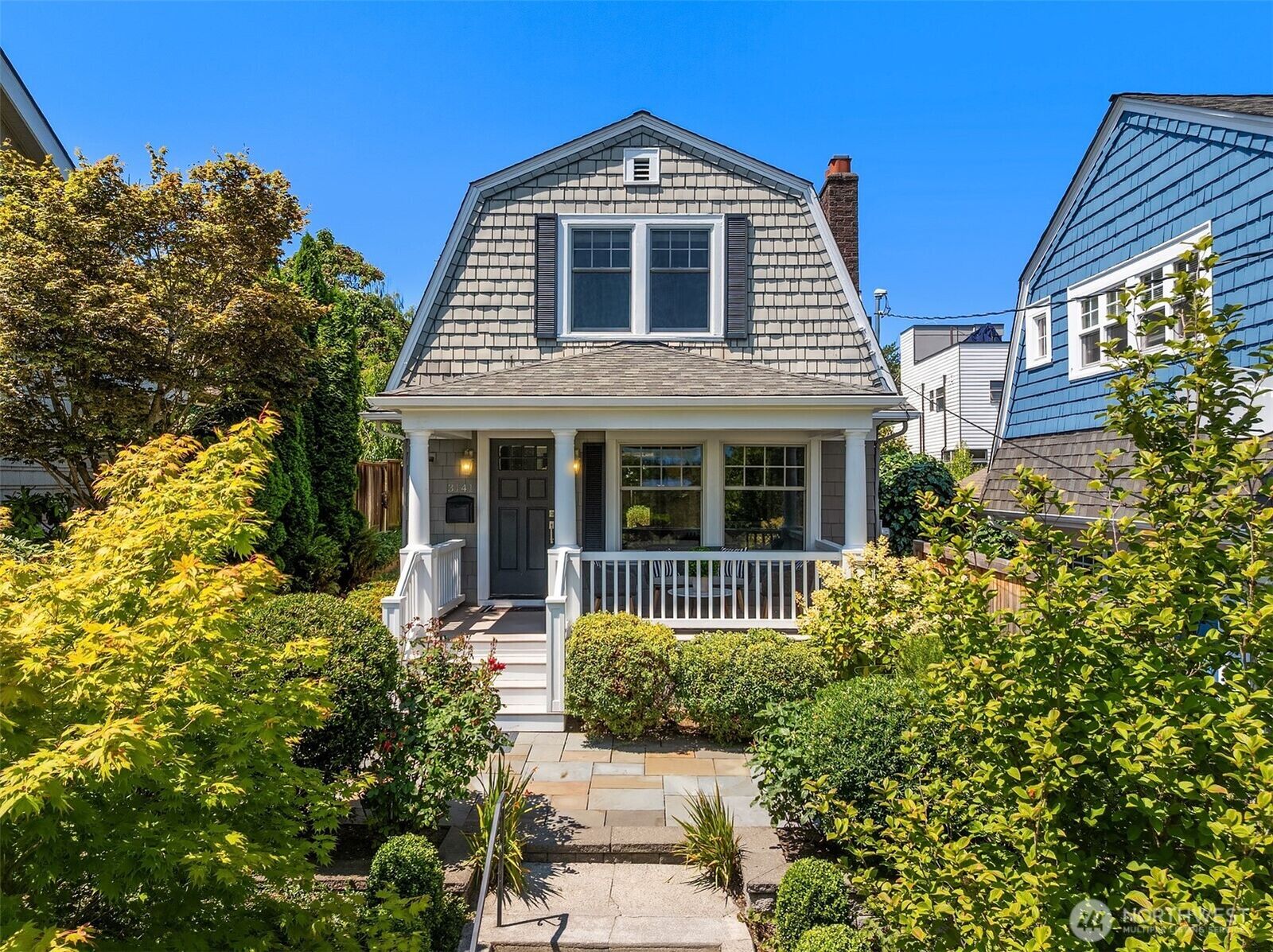 Property Photo: 3141 Broadway E WA 98102