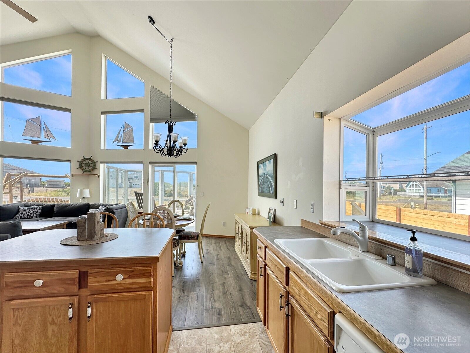 Property Photo:  1050  Ocean Shores Boulevard  WA 98569 