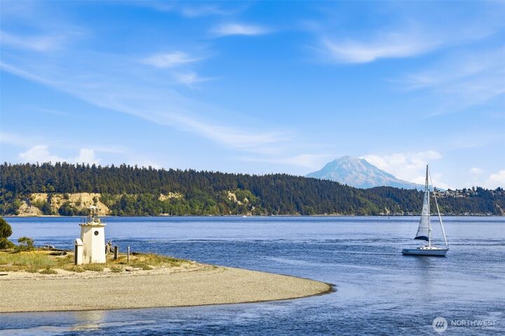 Property Photo:  2819  Harborview Drive NW  WA 98335 