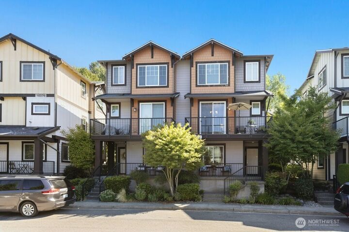 Property Photo:  10372  156th Place NE 101  WA 98052 