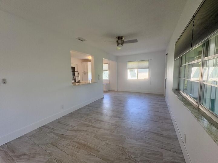 Property Photo:  1590 SW 14th Avenue  FL 33426 