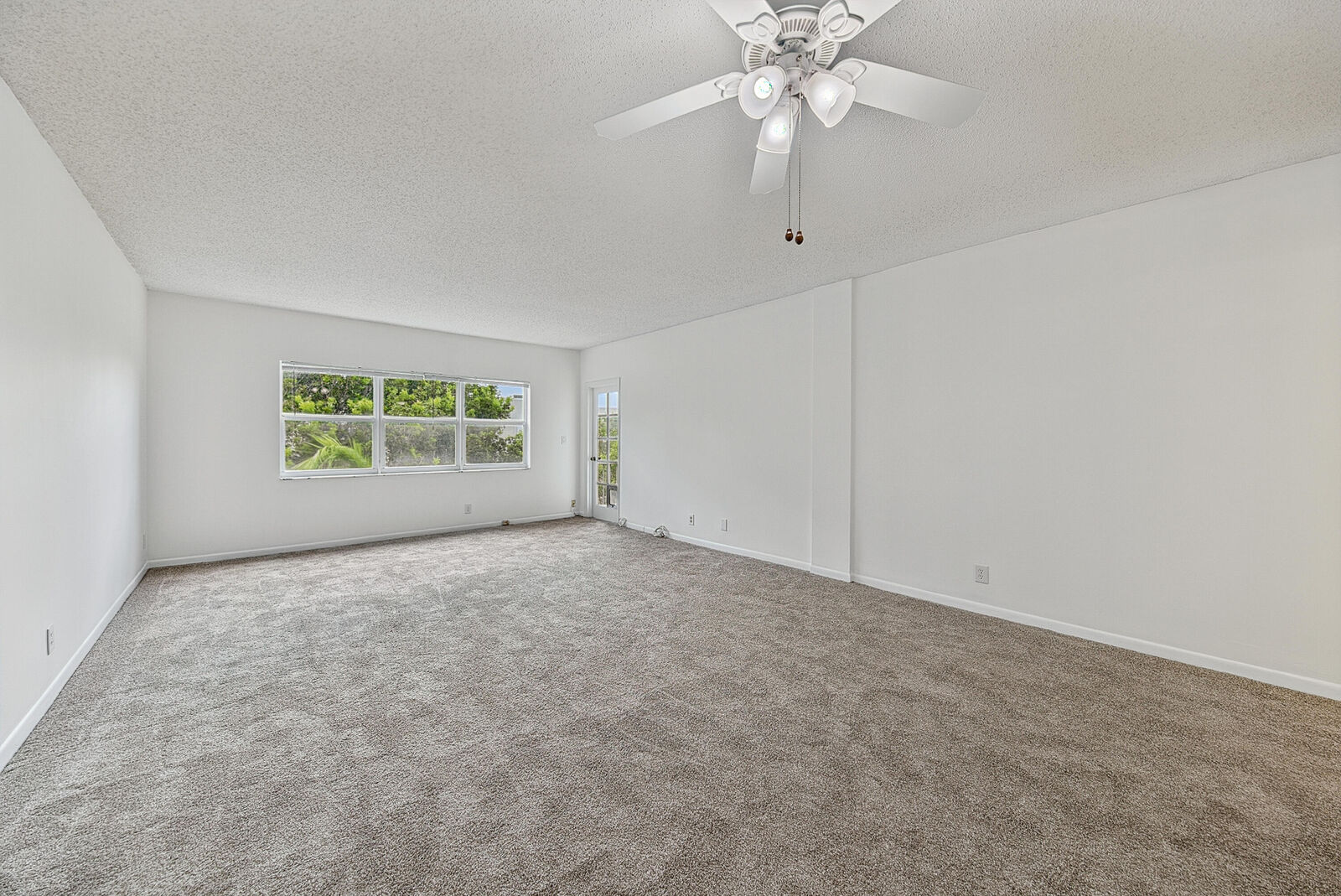Property Photo:  6731 Cypress Road Unit 402  FL 33317 