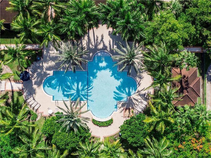 Property Photo:  8020 N Nob Hill Road 206  FL 33321 