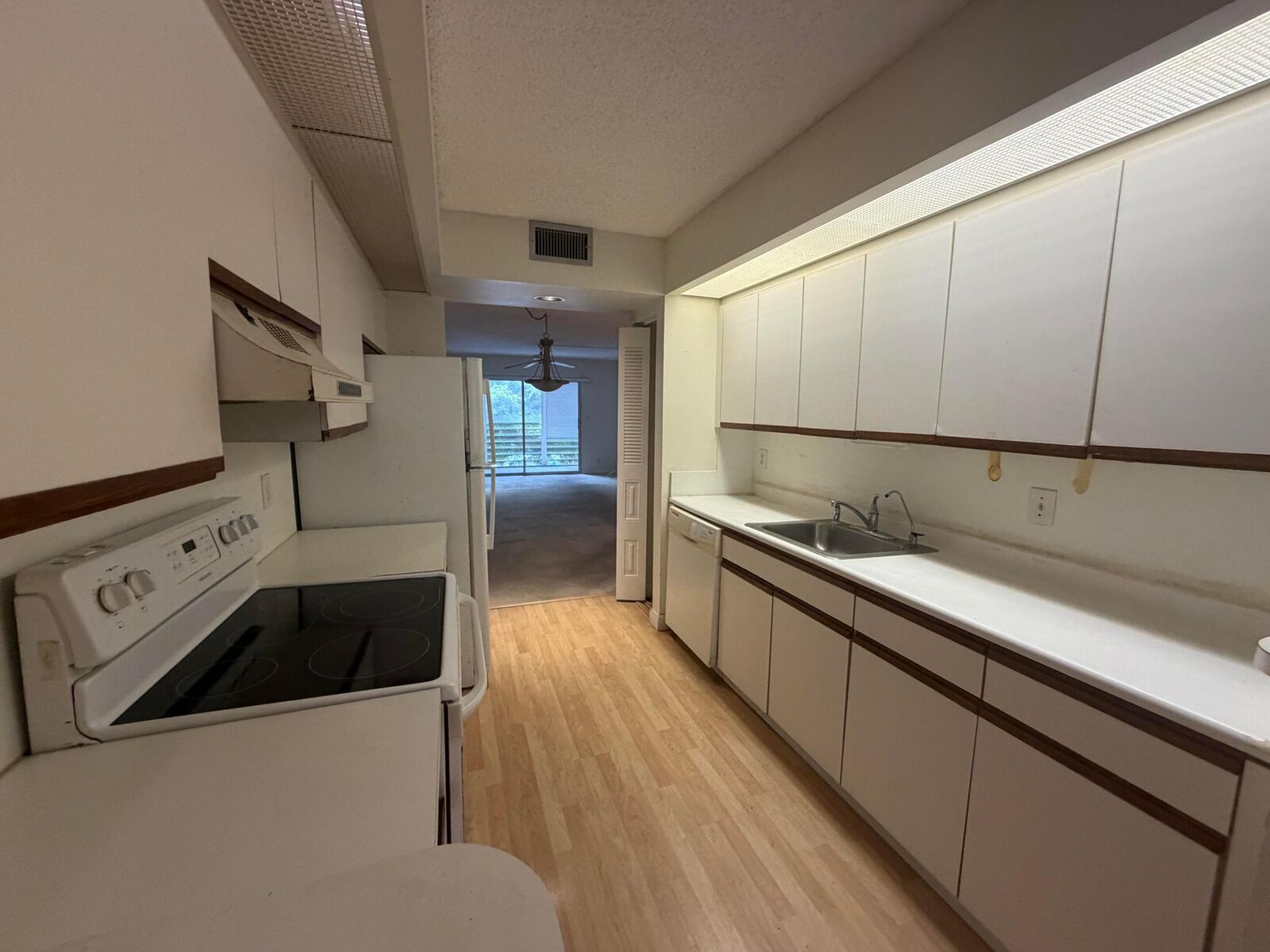 Property Photo: 1601 Abaco Drive L3 FL 33066
