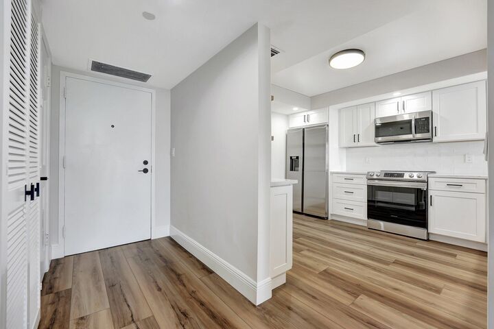 Property Photo:  2900 NE 14th St Causeway 602  FL 33062 