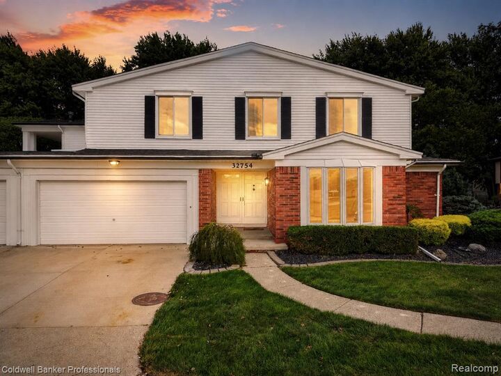 Property Photo:  32754 Barclay Square 20  MI 48093 