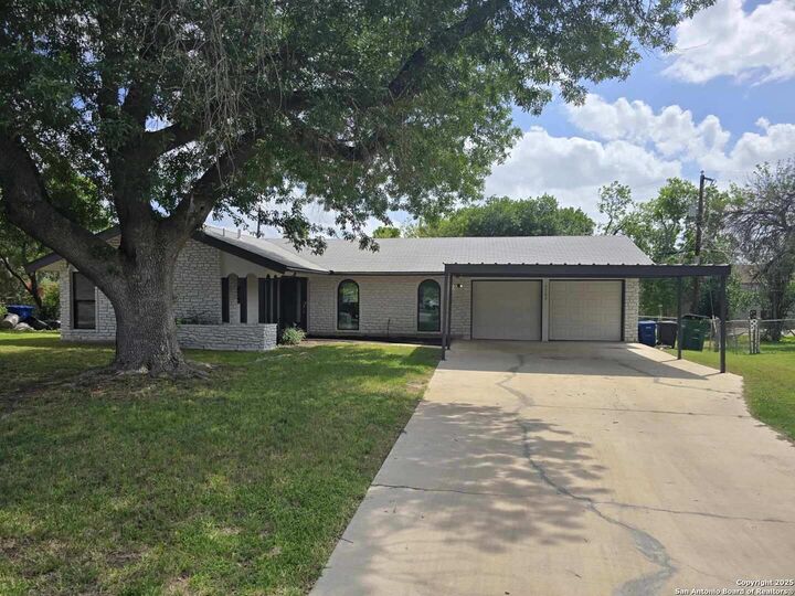 Property Photo: 9503 Reece Dr TX 78216
