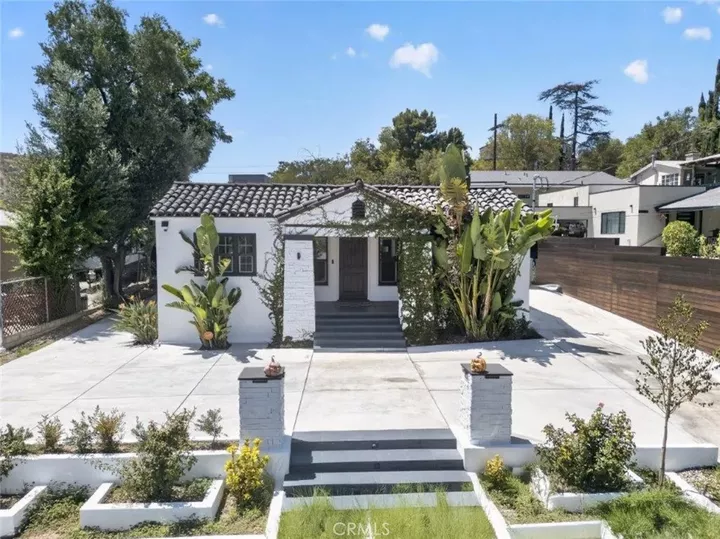 Property Photo:  10617 Vanora Drive  CA 91040 