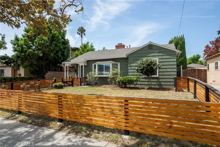 Property Photo: 435 S Mariposa CA 91506