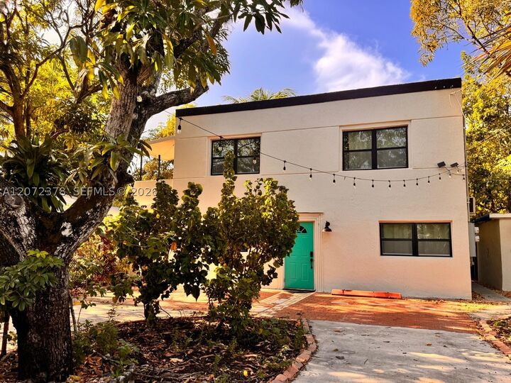 Property Photo:  277 NE 55th St  FL 33137 