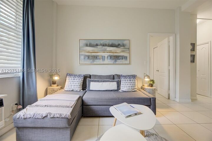 Property Photo: 3030 Collins Ave 1G FL 33140