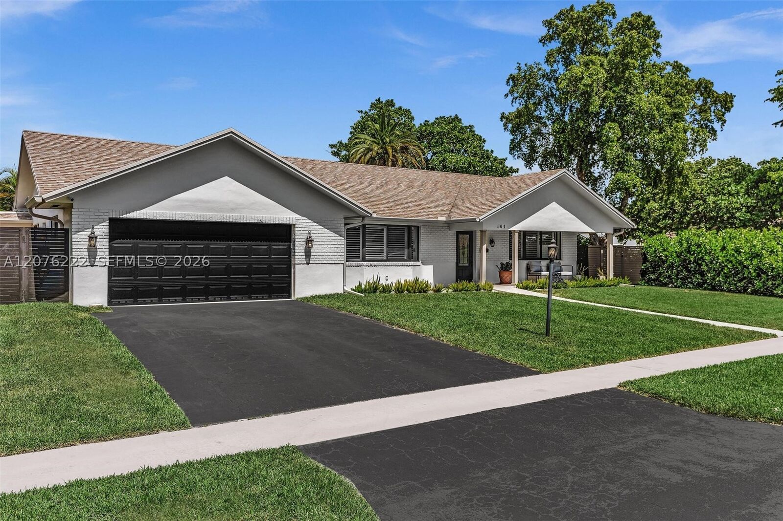 Property Photo:  101 El Dorado Pkwy  FL 33317 