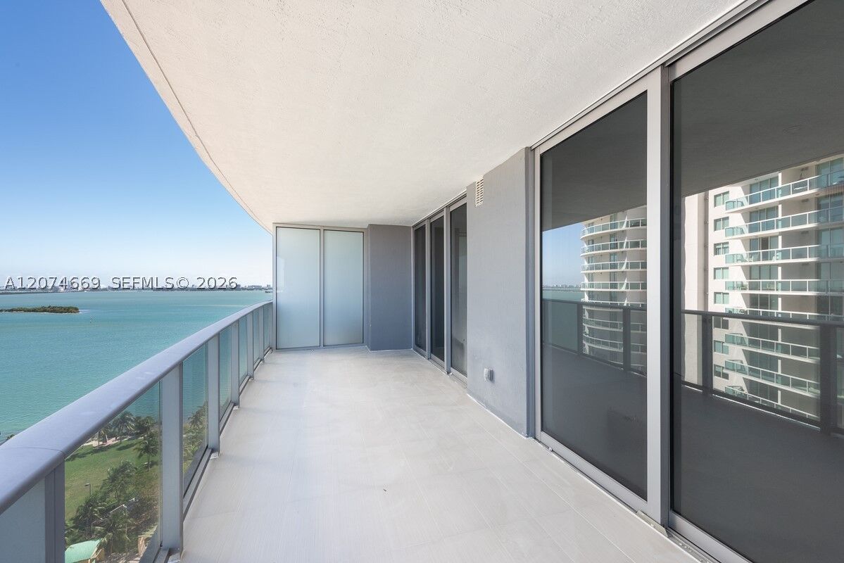 Property Photo: 488 NE 18th St 1907 FL 33132