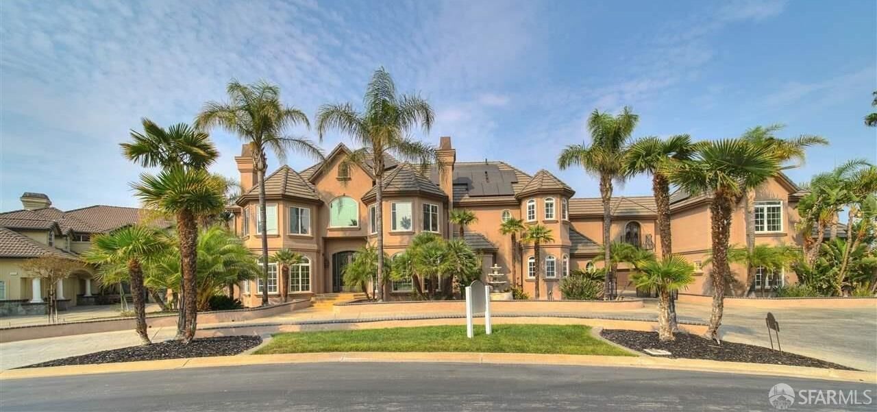Property Photo:  2200 Sunset Point 2210  CA 94505 