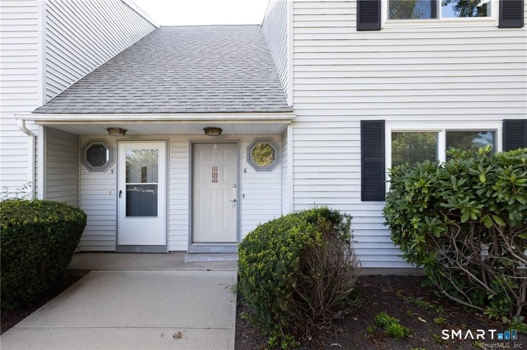 Property Photo:  565 Clark Avenue 6  CT 06010 