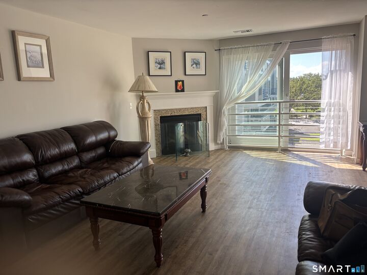 Property Photo:  133 Harbor Close 133  CT 06519 