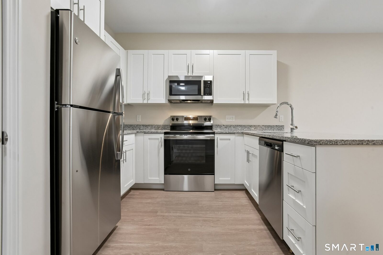 Property Photo:  55 Steele Boulevard 111  CT 06037 