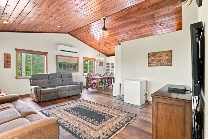 Property Photo: 1576 Sunrise Hill Ln WA 99156