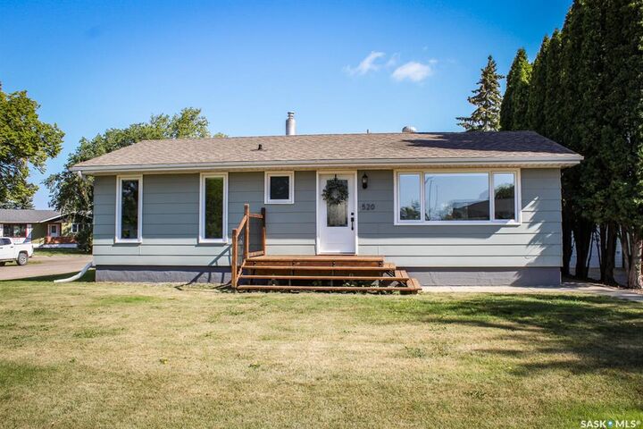 Property Photo:  520 Crawford Avenue W  SK S0E 1A0 