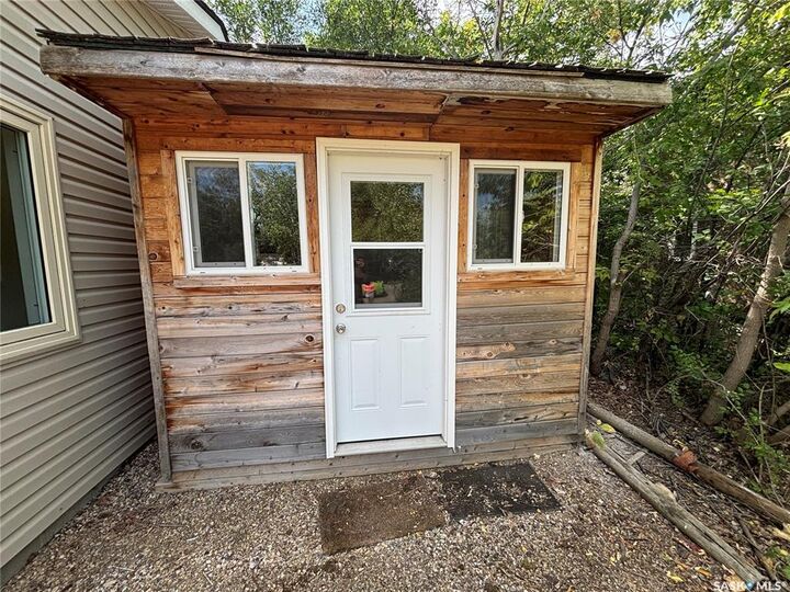 Property Photo:  1225 Grand Avenue  SK S2V 1A4 