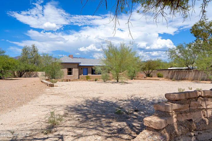 Property Photo: 5301 E Fort Lowell Road AZ 85712