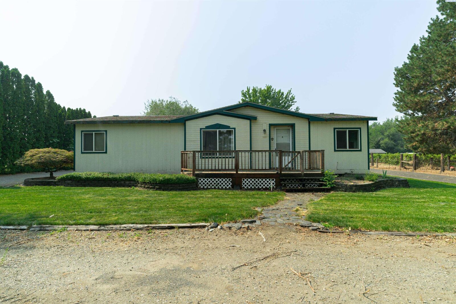 Property Photo:  4120 W Wernett Road  WA 99301 