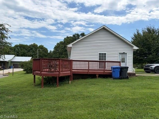 Property Photo:  104 Blairfield Court  NC 28659 