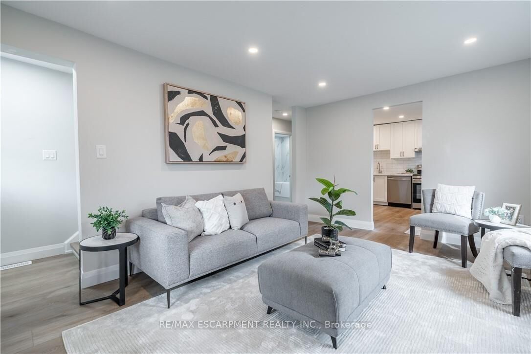 Property Photo: 88 Ivon Avenue ON L8H 5S6